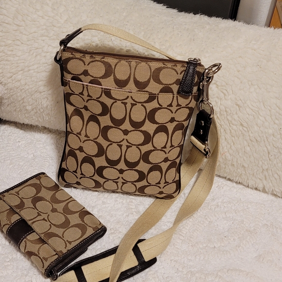 Coach canvas crossbody and wallet - Picture 7 of 12